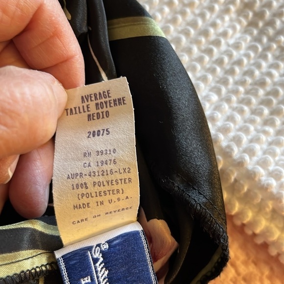 Colesce Couture 2pc. Silky black floral nightgown set. Robe and nightgown. Lg - Picture 11 of 11